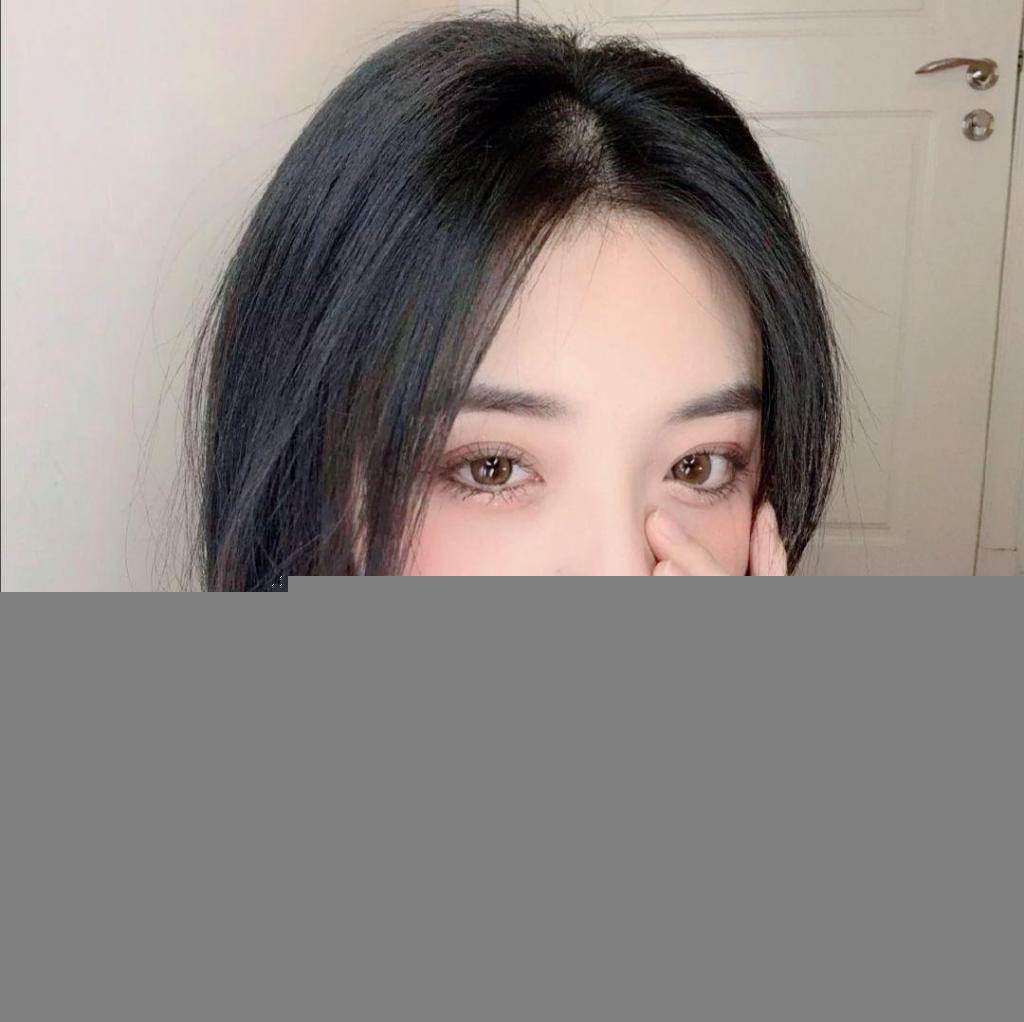 網友在昆明廣告牌墜落現場拍到螺絲脫落:懷疑偷工減料